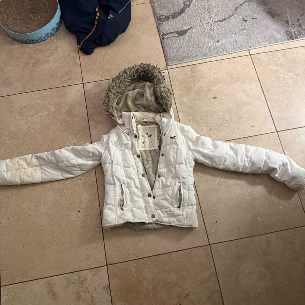 Hollister White Jacket with Fur Lining